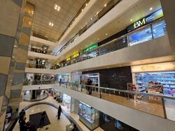 Peninsula Plaza (D6), Retail #624453141
